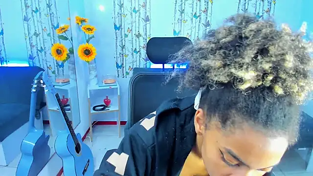 stacie  rouse online show from March 12, 2025, 11:12 pm