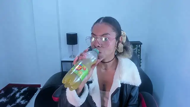 stacie  rouse online show from February 19, 2025, 4:34 am