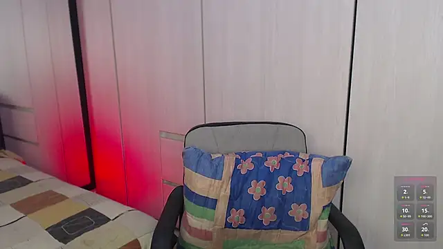 Karla hernandez  online show from November 17, 2025, 11:03 am