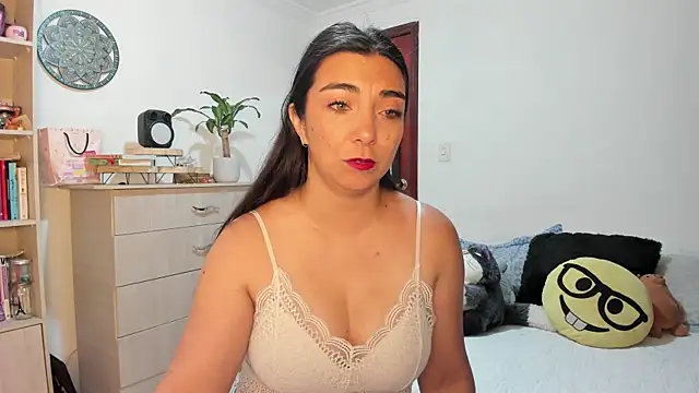Snapshot of Karla_hernandez_ chatting on July 8, 2026, 10:38 am Karla hernandez online show from July 8, 2026, 10:38 am