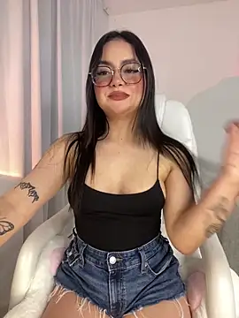 montmariana online show from March 3, 2025, 12:34 am