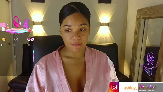 ashley Tompson1 online show from March 12, 2025, 12:47 pm