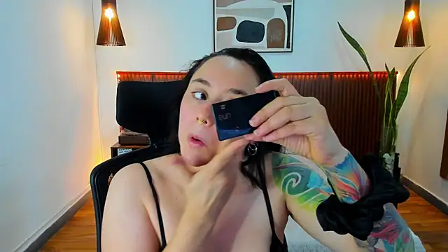 KatherineBond online show from October 8, 2025, 7:47 pm