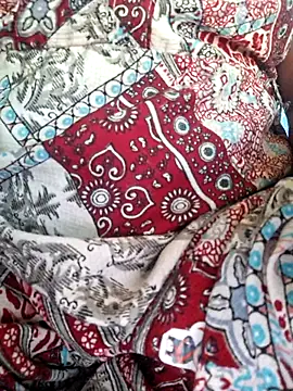 Snapshot of Priya_Bong chatting on May 6, 2026, 8:40 am Priya Bong online show from May 6, 2026, 8:40 am