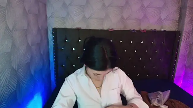AnnaliOlsenX online show from May 23, 2026, 5:34 pm