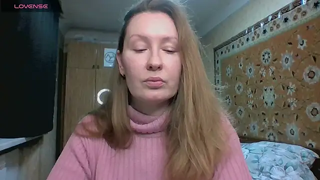 AnnaXLovers online show from February 9, 2026, 1:42 pm