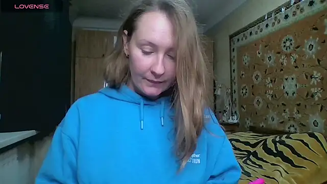 Snapshot of AnnaXLovers chatting on October 14, 2025, 2:17 pm AnnaXLovers online show from October 14, 2025, 2:17 pm