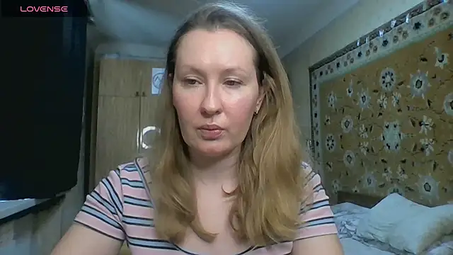 AnnaXLovers online show from April 15, 2026, 10:21 am