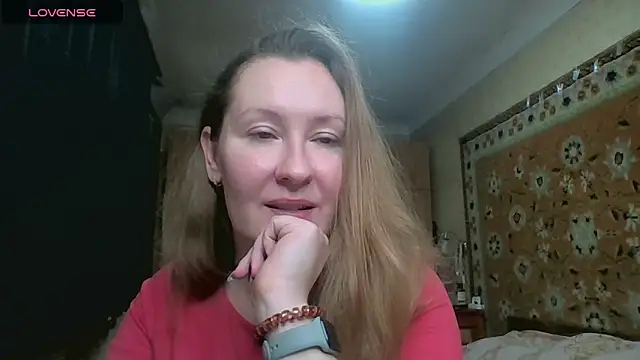 Snapshot of AnnaXLovers chatting on November 28, 2025, 8:47 am AnnaXLovers online show from November 28, 2025, 8:47 am