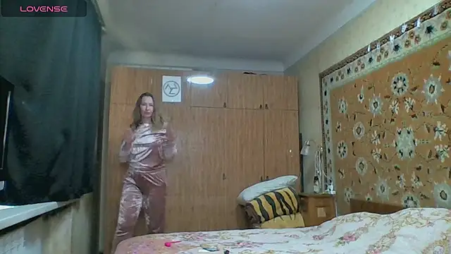 Snapshot of AnnaXLovers chatting on October 12, 2025, 1:34 pm AnnaXLovers online show from October 12, 2025, 1:34 pm