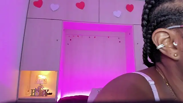 tamaraa smiith online show from October 9, 2025, 7:58 pm