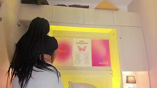 tamaraa smiith online show from March 15, 2026, 12:12 pm