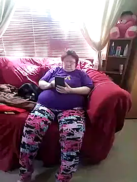 Snapshot of Bayou_Woman68 chatting on April 2, 2026, 6:47 pm Bayou Woman68 online show from April 2, 2026, 6:47 pm