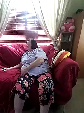 Snapshot of Bayou_Woman68 chatting on April 12, 2026, 7:17 pm Bayou Woman68 online show from April 12, 2026, 7:17 pm