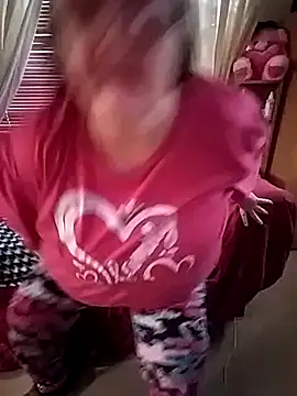 Snapshot of Bayou_Woman68 chatting on April 11, 2026, 6:00 pm Bayou Woman68 online show from April 11, 2026, 6:00 pm