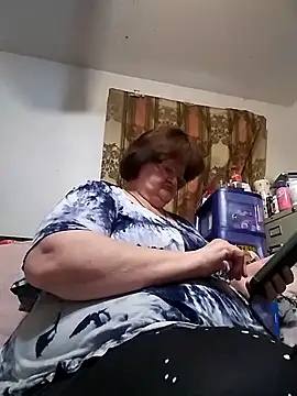 Snapshot of Bayou_Woman68 chatting on April 8, 2026, 2:40 pm Bayou Woman68 online show from April 8, 2026, 2:40 pm