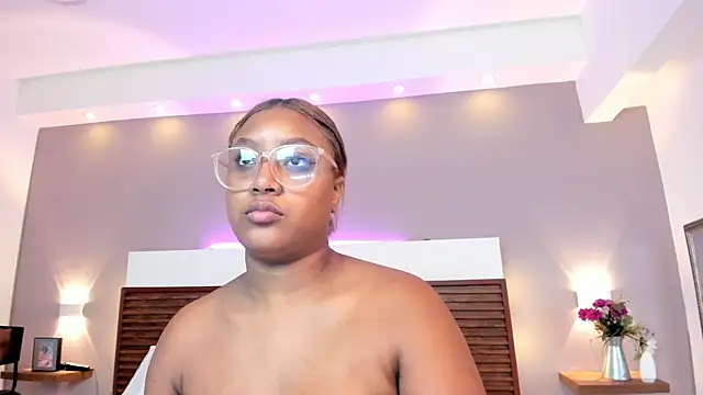 Adelehottman online show from February 16, 2026, 7:23 pm