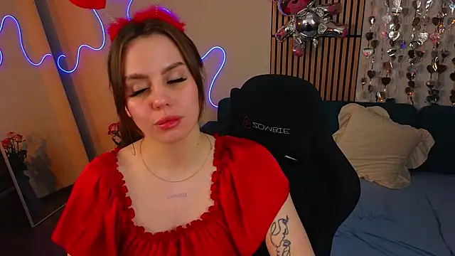 Snapshot of Aisha_Riley chatting on February 13, 2026, 3:45 pm Aisha Riley online show from February 13, 2026, 3:45 pm