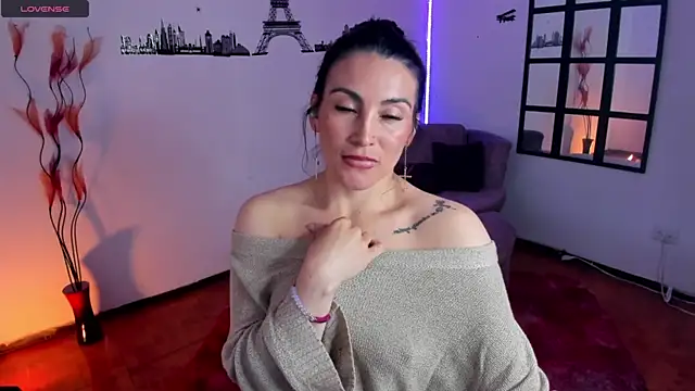 Snapshot of Elizabeth_taylor_b chatting on March 18, 2025, 9:21 pm Elizabeth taylor b online show from March 18, 2025, 9:21 pm