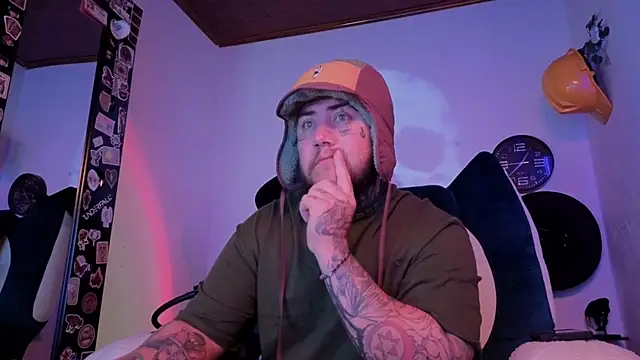 Ash gusbig online show from September 9, 2025, 4:44 am