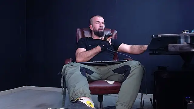 JackEthann online show from November 12, 2025, 5:55 am