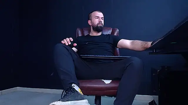 JackEthann online show from November 21, 2025, 5:39 am