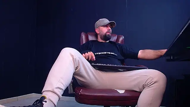 JackEthann online show from October 9, 2025, 4:57 am