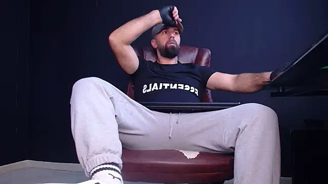 JackEthann online show from October 25, 2025, 4:44 am