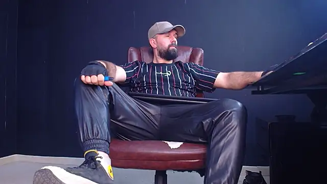 JackEthann online show from October 23, 2025, 4:33 am