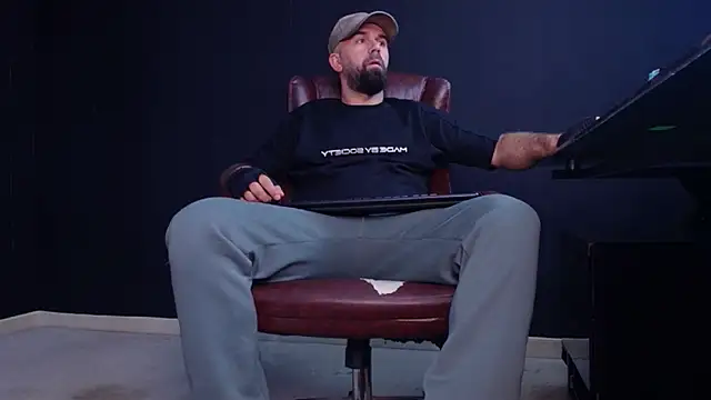 JackEthann online show from October 24, 2025, 5:17 am