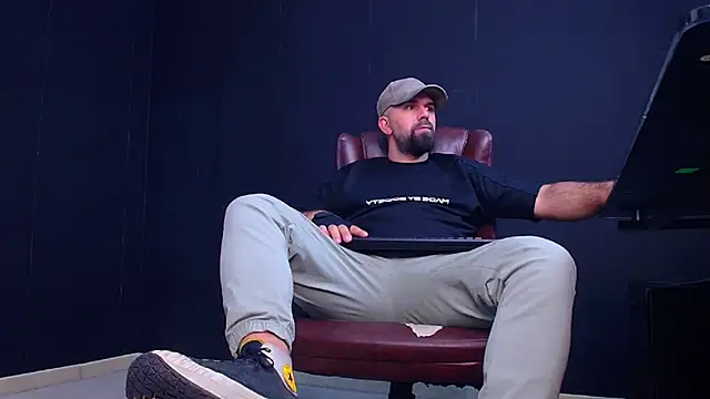 JackEthann online show from October 3, 2025, 4:58 am