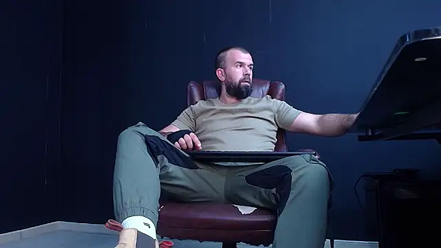 JackEthann online show from November 18, 2025, 6:39 am