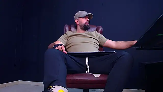 JackEthann online show from October 7, 2025, 4:57 am