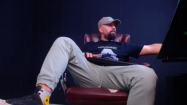 JackEthann online show from October 13, 2025, 4:58 am