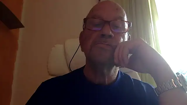 Snapshot of Bobby5169 chatting on June 22, 2026, 3:09 pm Bobby5169 online show from June 22, 2026, 3:09 pm