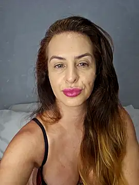 Snapshot of Nina_Sport chatting on December 18, 2025, 9:51 pm Nina Sport online show from December 18, 2025, 9:51 pm