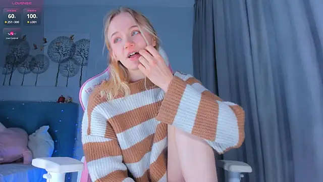 Snapshot of JennyWoody chatting on January 15, 2025, 5:37 pm JennyWoody online show from January 15, 2025, 5:37 pm