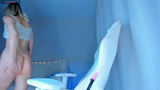 JennyWoody online show from October 23, 2025, 4:27 pm