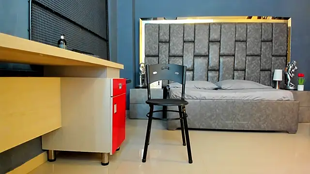 Matureyulyet online show from November 11, 2025, 8:47 pm