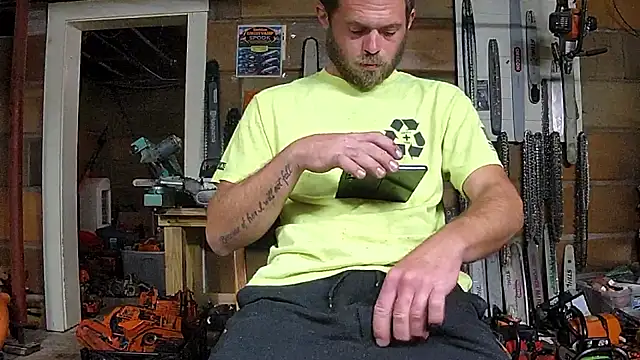 Bigoleslong98765 online show from October 18, 2025, 5:31 am