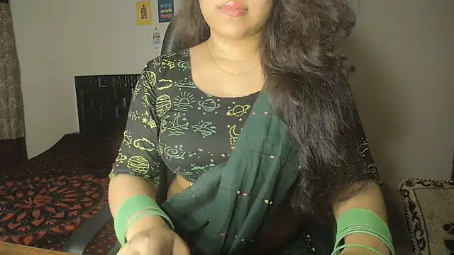 Snapshot of Most-Beautiful-Queen chatting on July 13, 2026, 6:51 pm Most-Beautiful-Queen online show from July 13, 2026, 6:51 pm