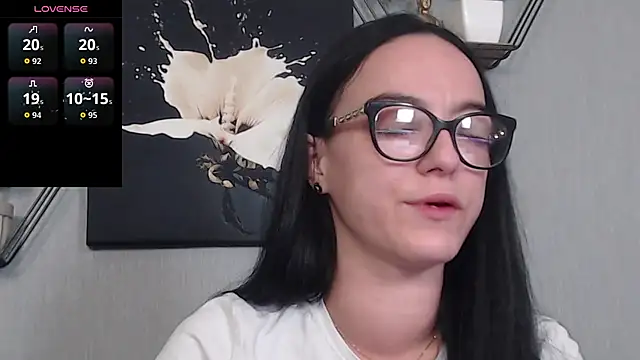 IzabelllNoir online show from April 14, 2026, 4:39 am