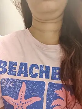 Brown Maxi online show from March 30, 2026, 6:53 pm