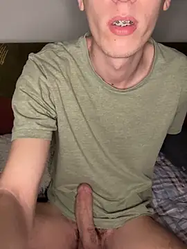 Snapshot of alexyourboy chatting on February 28, 2026, 11:04 pm alexyourboy online show from February 28, 2026, 11:04 pm