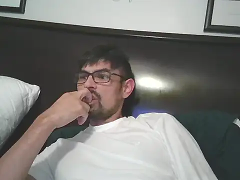 spence204011 online show from November 1, 2025, 11:09 pm