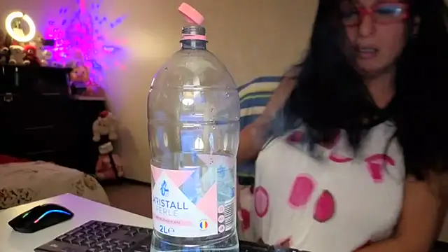 YourDreamLoverr online show from December 3, 2025, 12:01 am