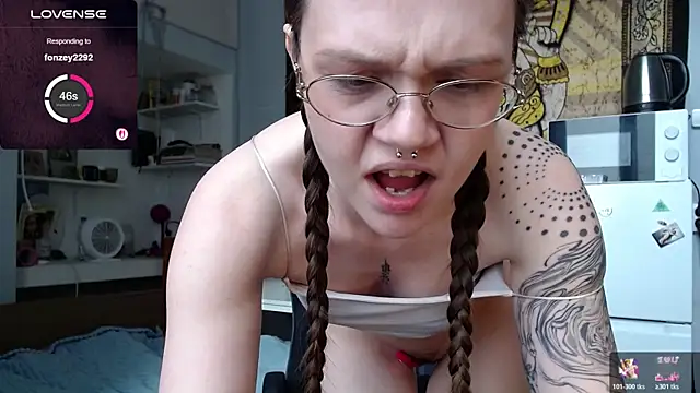 cranberry hot online show from June 2, 2026, 2:06 pm