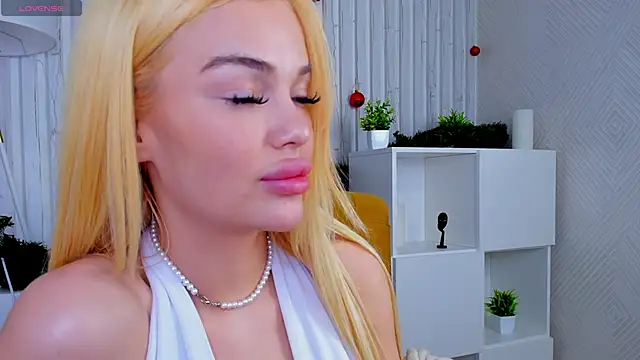 Angel Sapphire  online show from January 18, 2025, 3:05 pm