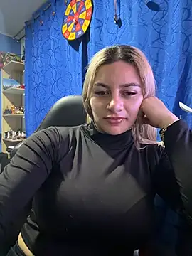 AtheneaRossi online show from March 13, 2026, 2:49 am