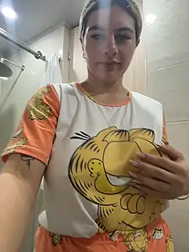 AtheneaRossi online show from April 10, 2026, 10:22 am